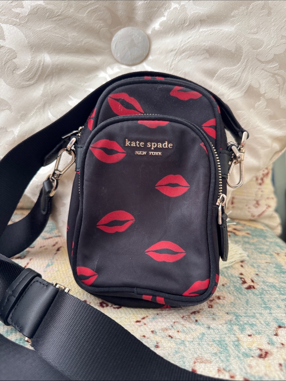 Kate Spade Little Better Sam Kisses North South Phone Crossbody